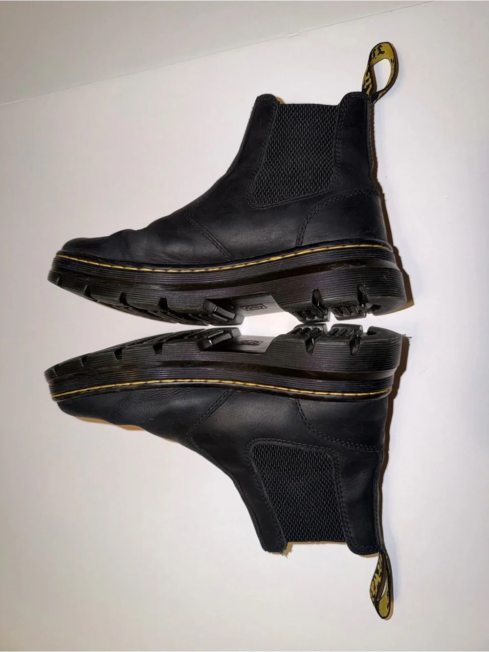 Dr. Martens Black Leather Chelsea Ankle Boots Pull-On Round Toe Men’s 7 UK6 EU39